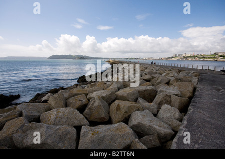 Il Molo Mountbatten con i Draghetti Island e la Plymouth suono in background Foto Stock