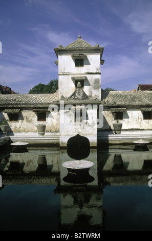 Area del lago di Segaran, Water Palace; Jogyakarta, Java, Indonesia, Asia Foto Stock