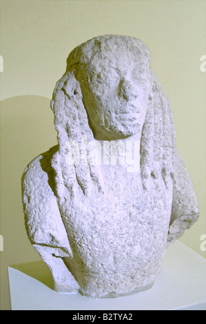 Heraklion, Iraklio, Creta, Grecia. Museo archeologico. Poros statua femminile. Daedalic stile. Periodo Arcaico (7thC BC) Foto Stock