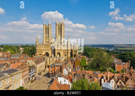 Faccia anteriore della Cattedrale di Lincoln Lincoln Excheckrgate Lincolnshire England Regno Unito GB EU Europe Foto Stock