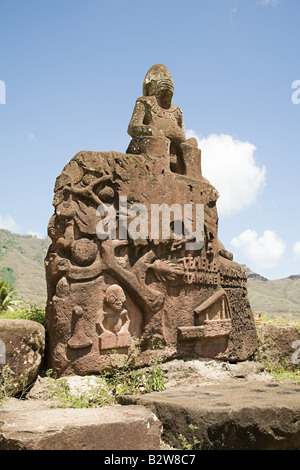 Una scultura su Nuku Hiva Foto Stock