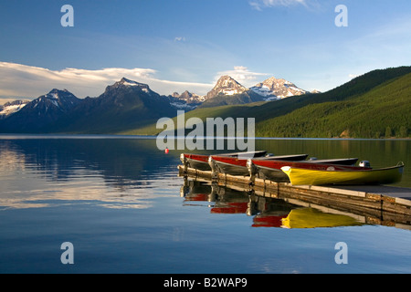 Il lago di McDonald è il più grande lago del Glacier National Park Montana Foto Stock