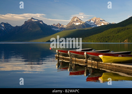 Il lago di McDonald è il più grande lago del Glacier National Park Montana Foto Stock