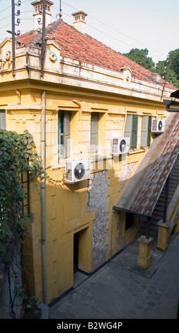 Cortile interno Hoa Lo prigione una volta noto come Hanoi Hilton Hanoi Vietnam Foto Stock