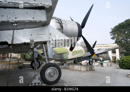 Display di aeromobili Museo di Storia Militare Hanoi Vietnam Foto Stock