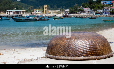 Circolare tradizionale tessuto barche coracle Cham isola storica Hoi An Vietnam Foto Stock