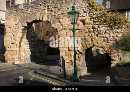 Newport Arch storica Porta Romana a Lincoln, England, Regno Unito Foto Stock