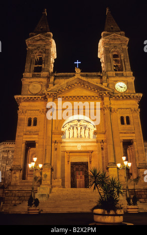 Cattedrale, Alberobello, provincia di bari, puglia, Italia Foto Stock