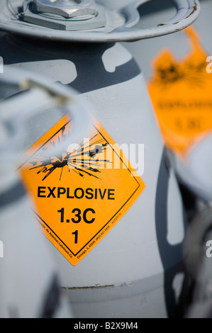 I militari americani i razzi esplosivi abbandonato su una punta a Kangerlussuag in Groenlandia Foto Stock