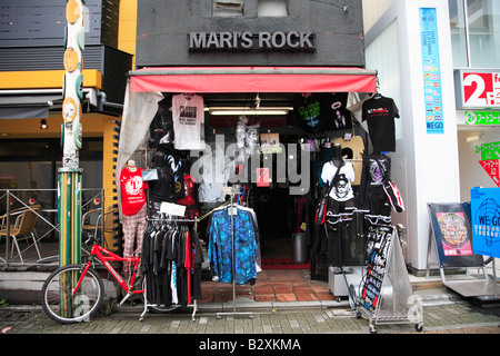 Abbigliamento trendy shop on Takeshita Dori una via pedonale Harajuku Tokyo Foto Stock