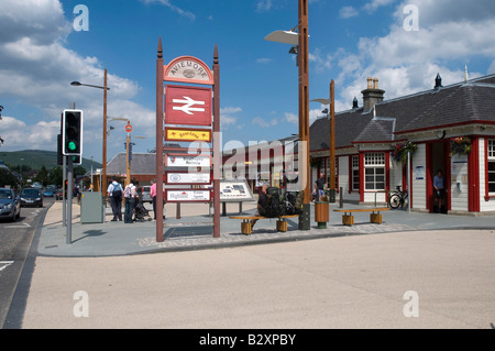 Aviemore centro città e stazione, Aviemore, Scozia Foto Stock