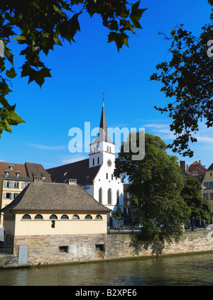 ST-GUILLAUME protestante della chiesa del XIV secolo STRASBURGO ALSACE FRANCIA Foto Stock