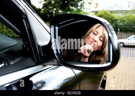 Giovane donna rossetto modello rilasciato Foto Stock