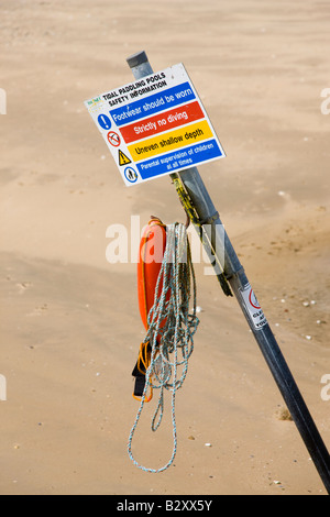 Bagnino di salvataggio e di sicurezza spiaggia attrezzature di salvataggio Foto Stock