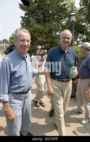 Fred Thompson incontro U.S. Il senatore da Iowa, il Repubblicano Chuck Grassley, alla Iowa State Fair Foto Stock