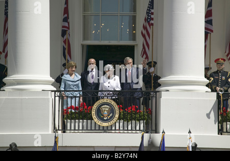 La First Lady Laura Bush, il Principe Filippo, il Duca di Edimburgo, la Regina Elisabetta II e il Presidente George W Bush Foto Stock