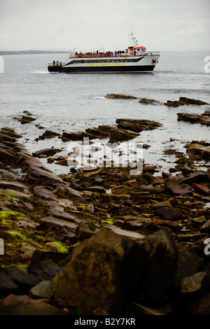 Il John O'semole traghetto Pentland Venture lascia John O'Semole Harbour per le Orcadi in Scozia Foto Stock