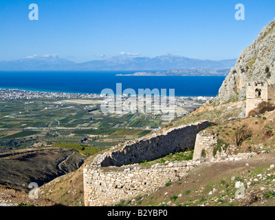 Vecchio Castello fort con vista sullo sfondo la Grecia JPH0049 Foto Stock