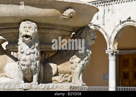 Heraklion, Iraklio, Creta, Grecia. La fontana Morosini (1628) in Plateia Venezelou. Foto Stock