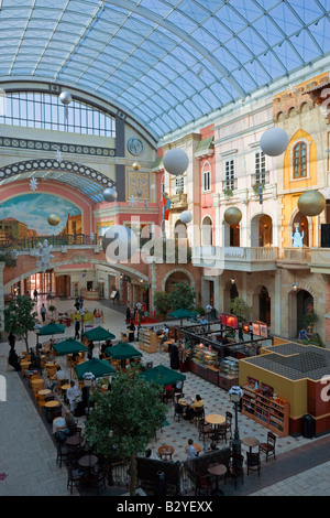 Emirati Arabi Uniti Dubai Jumeirah Mercato Mall interno Foto Stock