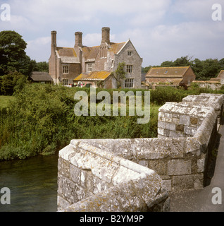 Regno Unito Inghilterra Dorset lana ponte sul fiume Frome e Manor Foto Stock