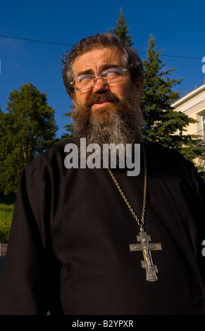 Ritratto di sacerdote nella chiesa ortodossa russa in Listvyanka vicino a Irkutsk in Siberia Russia Foto Stock