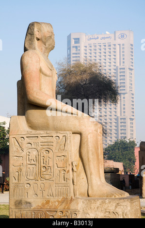 Statua presso il Museo Egizio del Cairo, Egitto Foto Stock