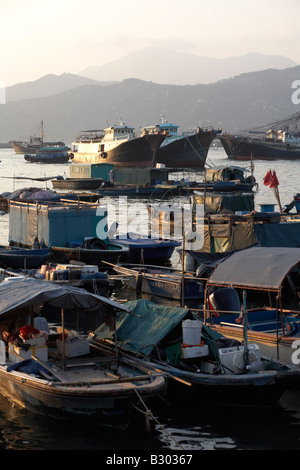 Panoramica di barche nel porto, Cheung Chau, Cina Foto Stock