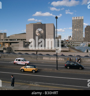 Guardando verso il basso sulla Waterloo Bridge London REGNO UNITO Foto Stock