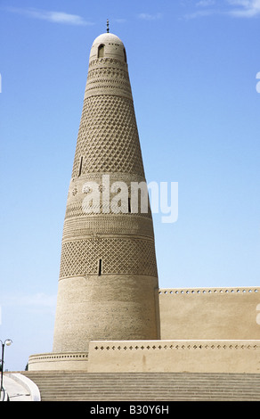 Minareto Emin Sugongta decorate torre in pietra della moschea costruita nel 1770s geometrico motivi floreali TURPAN XINJIANG CINA Foto Stock