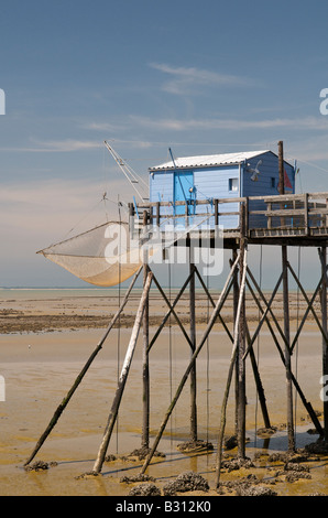 Pesca in legno capanne su palafitte sulla Ile Madame in Charente-Maritime Francia Foto Stock