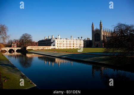 Kings College Chapel fiume Cam i dorsi università della città di Cambridge Cambridgeshire England Regno Unito Regno Unito Foto Stock