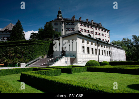 Innsbruck: Schloss Ambras: Palazzo e Giardini Foto Stock