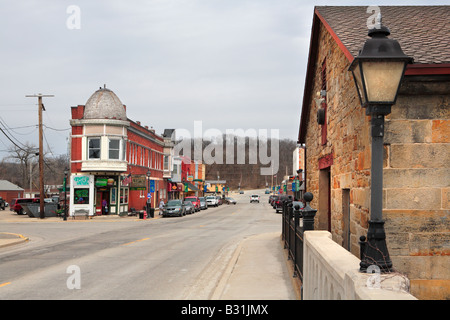 Strada principale Di UTICA ILLINOIS USA una piccola città del Midwest si trova sulla storica ILLINOIS MICHIGAN CANAL E VICINO STARVED ROCK Foto Stock