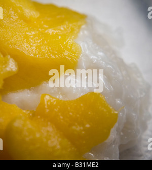 Vista dettagliata del riso e dessert di Mango Foto Stock