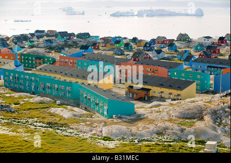 Case colorate in Illulisat sulla Groenlandia Foto Stock