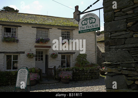 Gregge in walkers sala da tè a Yew Tree Farm Rosthwaite Borrowdale Lake District Cumbria Foto Stock