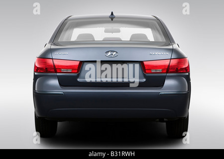 2009 Hyundai Sonata GLS Pzev in Blu - bassa/ampia parte posteriore Foto Stock