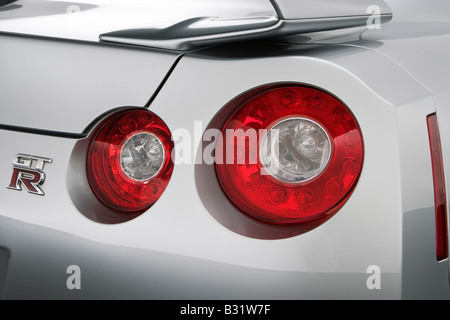 2009 Nissan GT-R in argento - Luce di coda Foto Stock