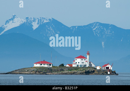 Chrome isola vicino alla punta meridionale di Denman Island in stretto di Georgia, un miglio a est dell'isola di Vancouver vicino a profonda baia Foto Stock