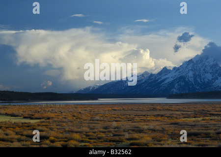 Nuvole temporalesche al tramonto nel Grand Tetons Foto Stock