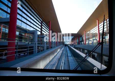 Il treno navetta all'aeroporto di Pechino Foto Stock