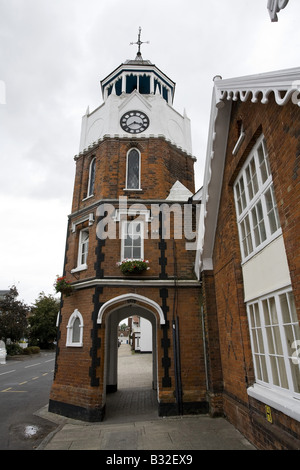 Burnham on Crouch High Street con torre dell'orologio Foto Stock