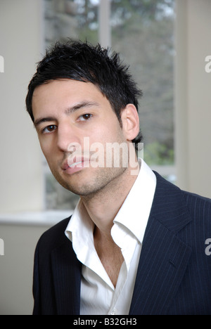Ritratto di un giovane alla moda uomo d affari Foto Stock