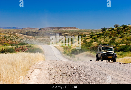 La guida su strade della Namibia Foto Stock