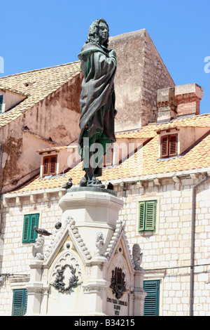 Statua di Ivan Gundulic nella piazza del mercato di Dubrovnik , Croazia Foto Stock