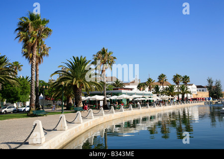 Ristoranti presso la marina, Faro, Algarve, PORTOGALLO Foto Stock