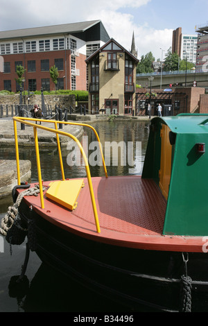 Città di Sheffield, in Inghilterra. Battelli ormeggiati a Sheffield il Victoria Quays. Foto Stock