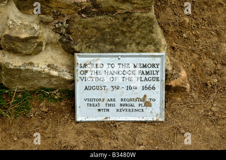 Riley tombe in Eyam, Inghilterra, luogo di sepoltura della famiglia Hancock, appestati Foto Stock