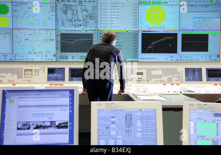 Centro simulatore per le centrali nucleari, training facility per la stazione di potenza personale. Essen, Germania Foto Stock